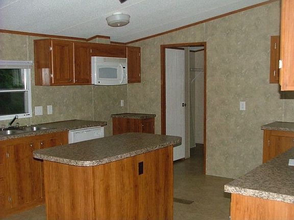 4th image of 74 West Ave