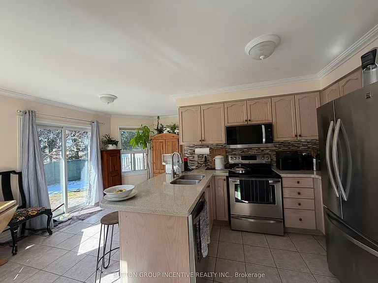 Shaina Ct — Photo 11