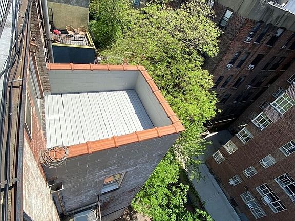 2nd image of 26 W 85th St APT 10