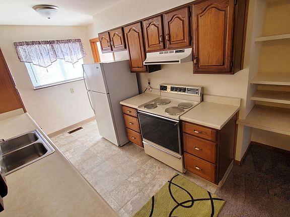 2nd image of 55 Brookwood Ave #10