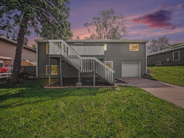 3651 Saint Luke Dr, Jackson, MI 49201