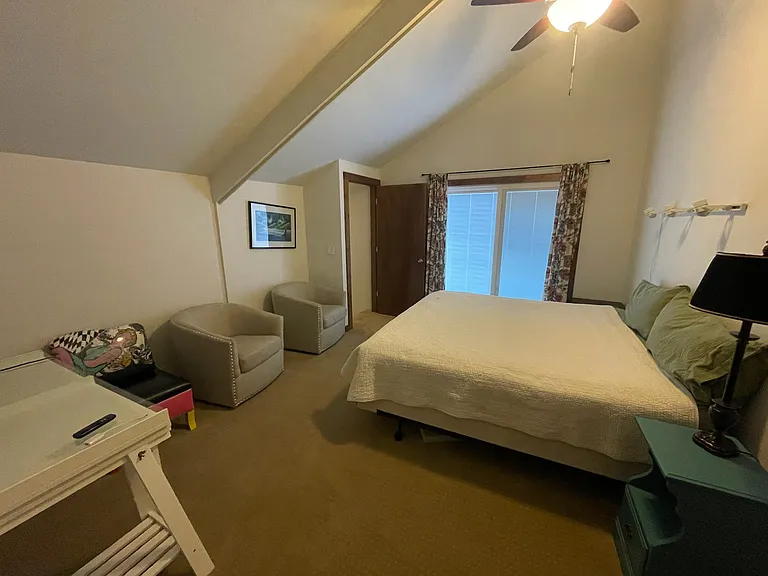 220 Pinewood Ln #B4 — Photo 6