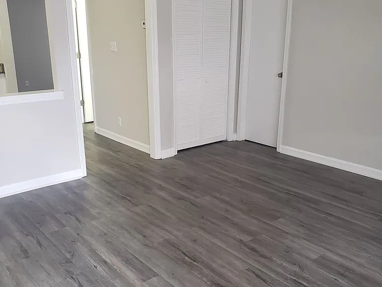 Waterway Crossing Apartments — Photo 15