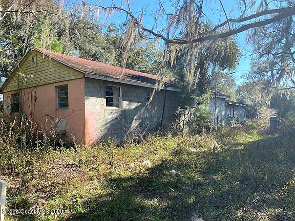 4th image of 10800 NW 107th Ct