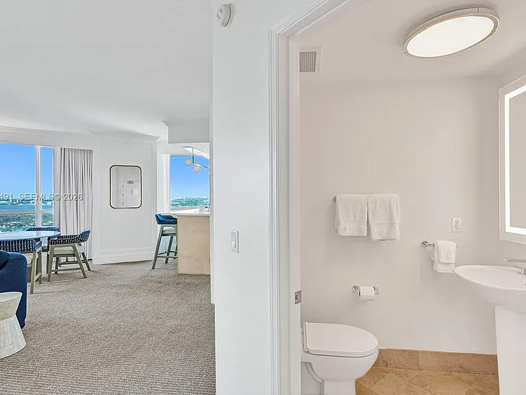 4401 Collins Ave #2915 — Photo 32