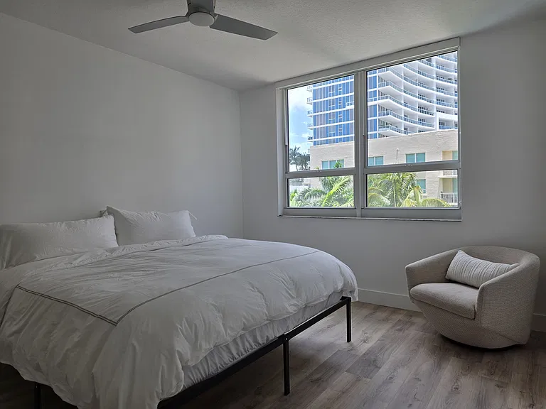 2000 N Bayshore Dr #507 — Photo 16