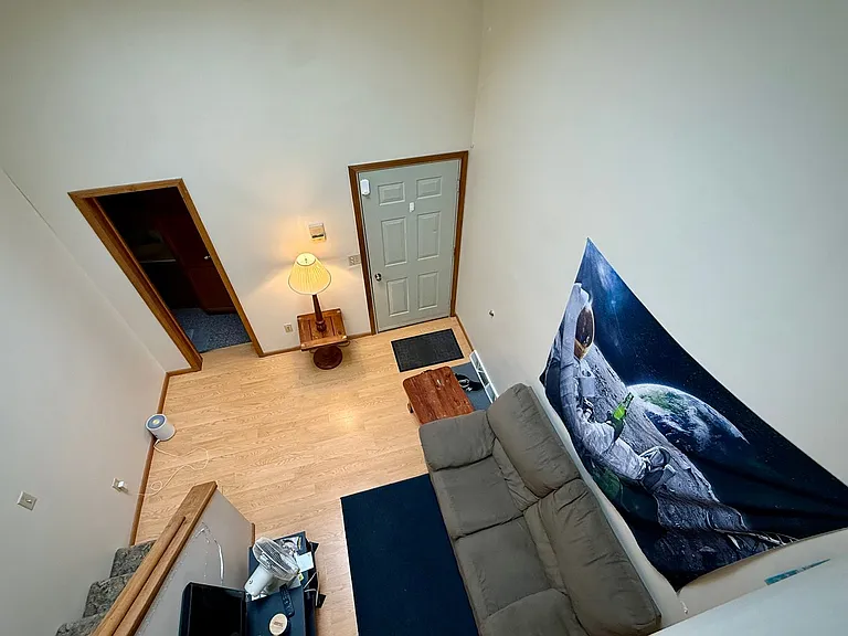 11 Clinton Ave — Photo 7