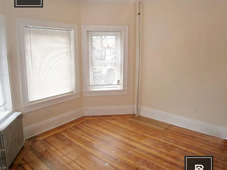 387 Harvard St #1L — Photo 3