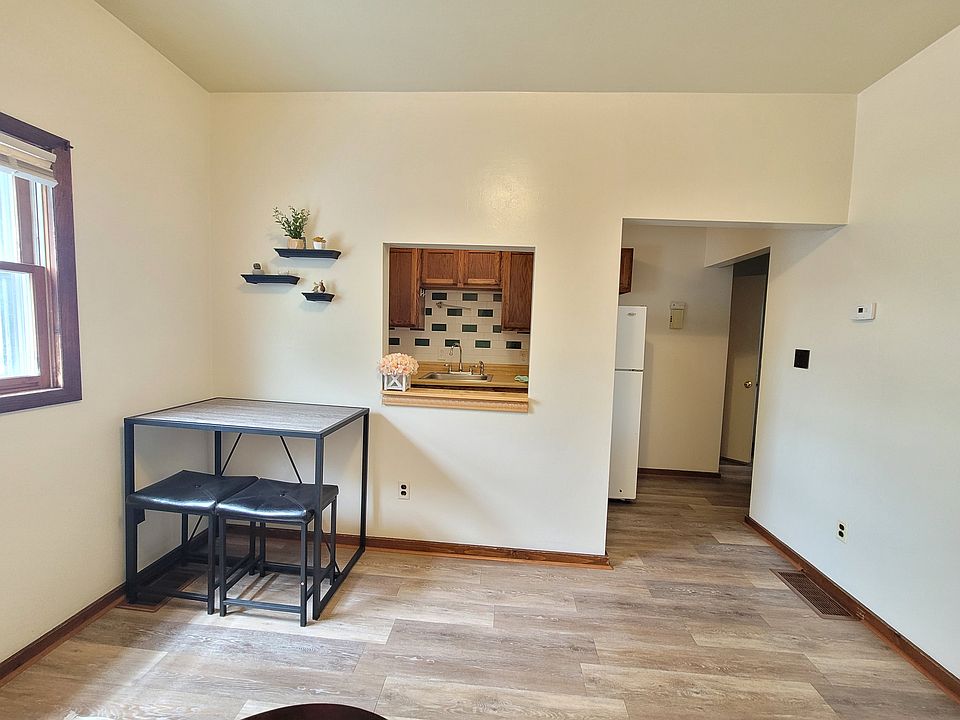 2nd image of 186 Grand Ave #1