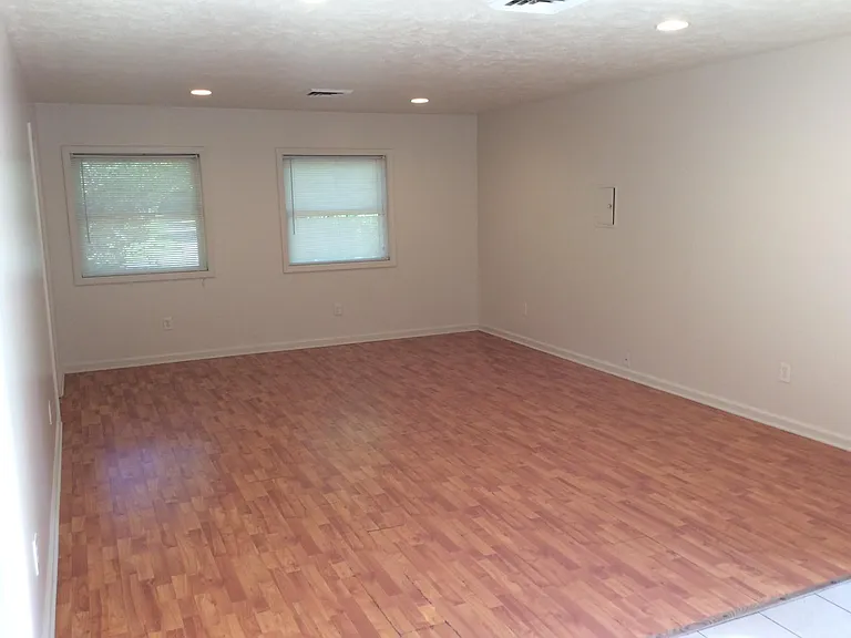 128 Wellington St — Photo 6