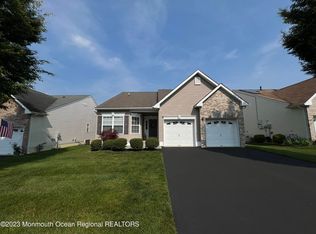 27 Snowberry Ln, Howell, NJ 07731