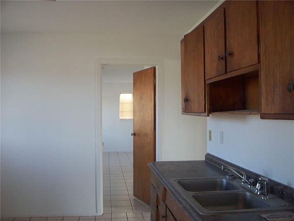 2nd image of 10200 Chinaberry Dr