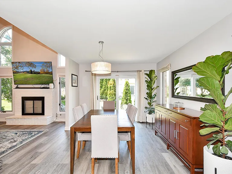 17323 Lakebrook Dr — Photo 12