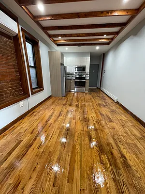 Rented by NYC LUXURY APT RENTALS CO LLC | media 1