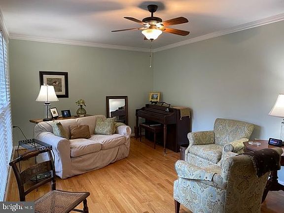 5th image of 300 Ashley Dr