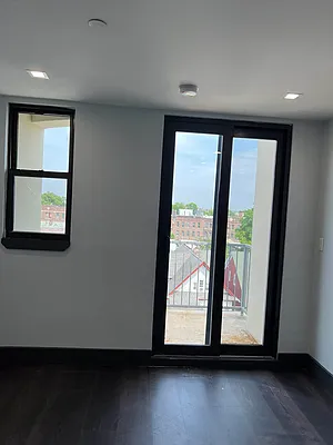 Rented by Delmark Realty LLC | media 21