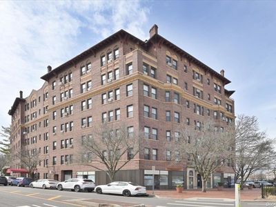 8 Barstow Road #5K, Great Neck, NY, 11021