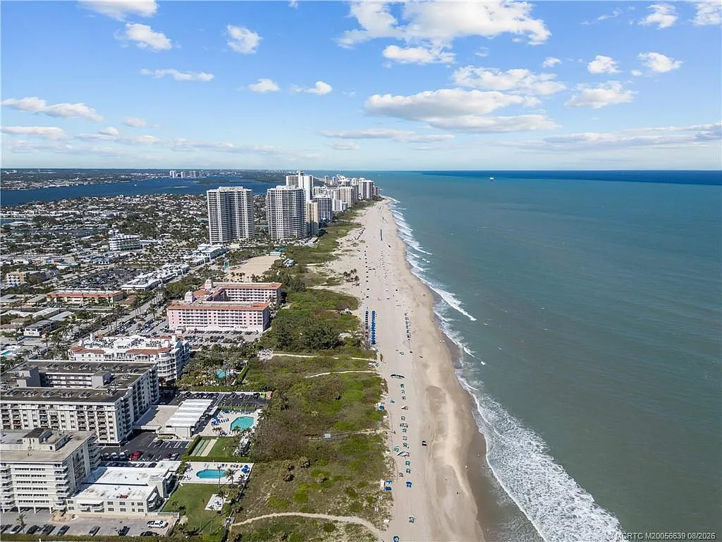 2 bed, 2.0 bath, 1064 sqft, $3,400 — Photo 3