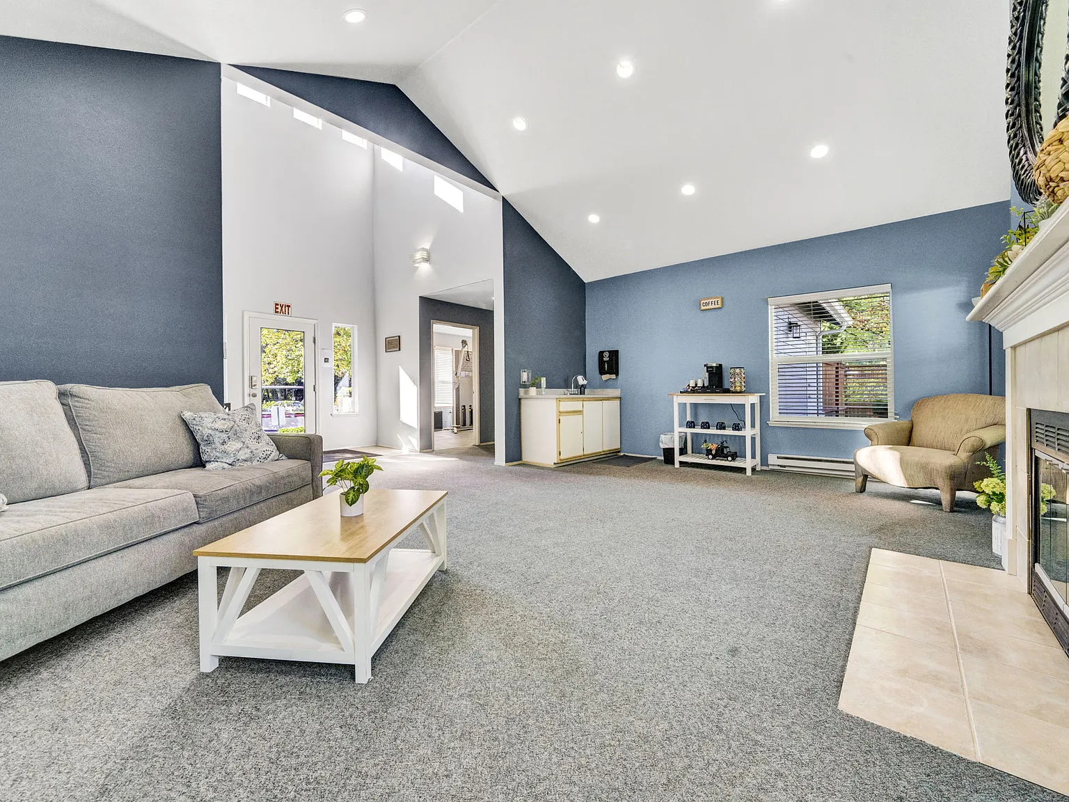 Hampton Park Apartments — Photo 4