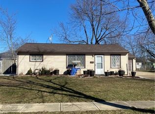 579 Willow Park Rd, Elyria, OH 44035