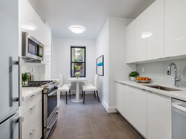 800 East 17th Street image 2 of 11