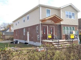 99-03 204th St, Hollis, NY 11423