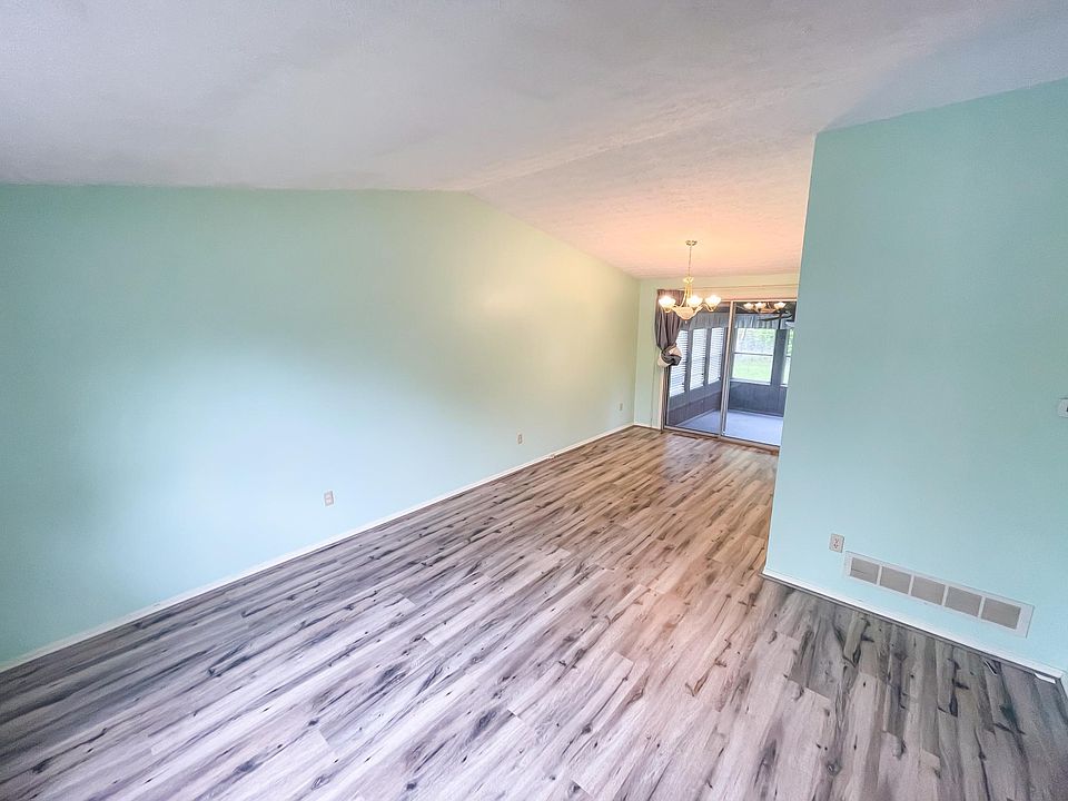 1st image of 6449 Goldfinch Dr