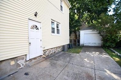 3rd image of 250 Garden Ave