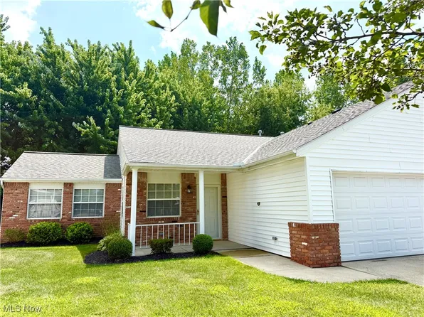 1880 Royal Oak Dr, Painesville, OH 44077