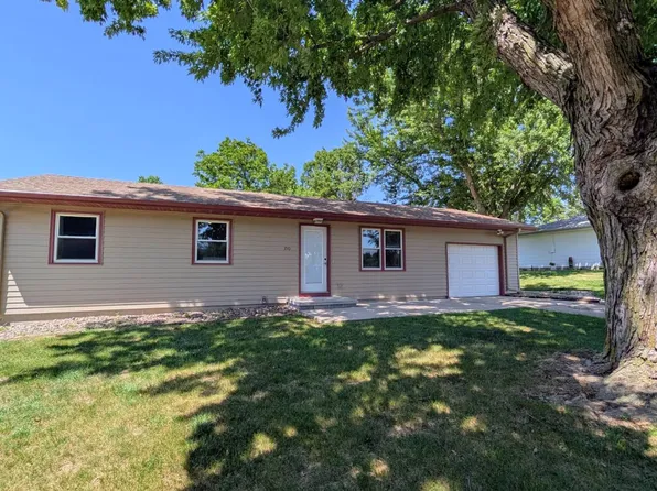 710 S Arlington St, Audubon, IA 50025