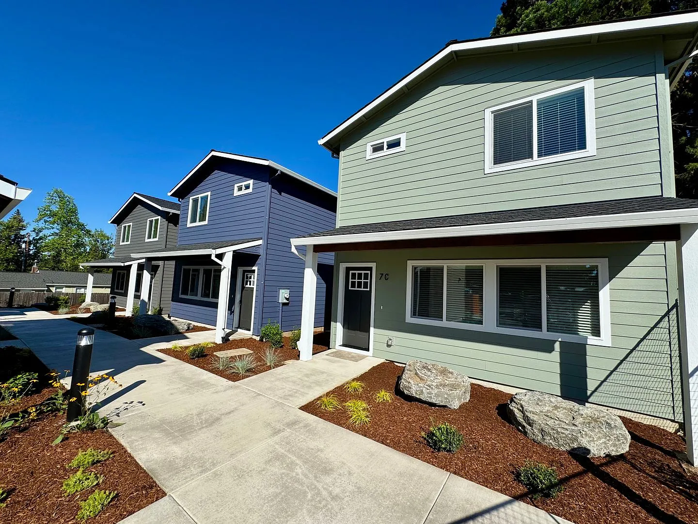 Newly Built 3 Bed, 2.5 Bath Cottage Homes with Free Wifi Internet — Photo 1