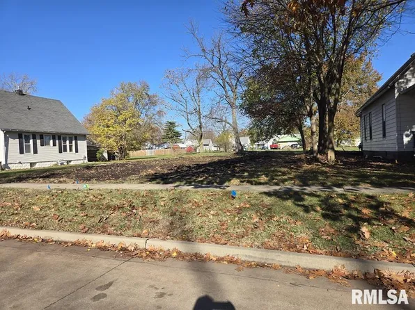 1020 E Carroll St, Macomb, IL 61455