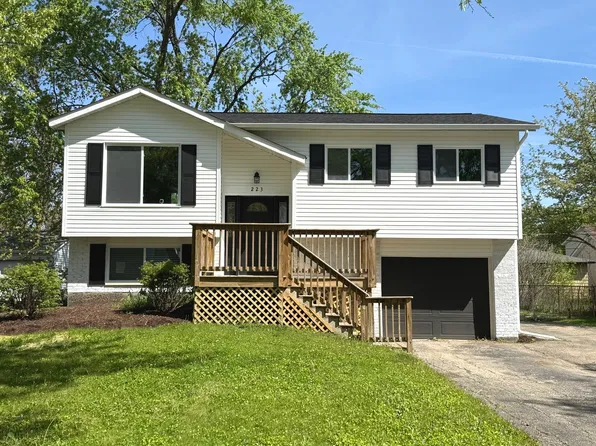 223 Kenilworth Dr, Bolingbrook, IL 60440