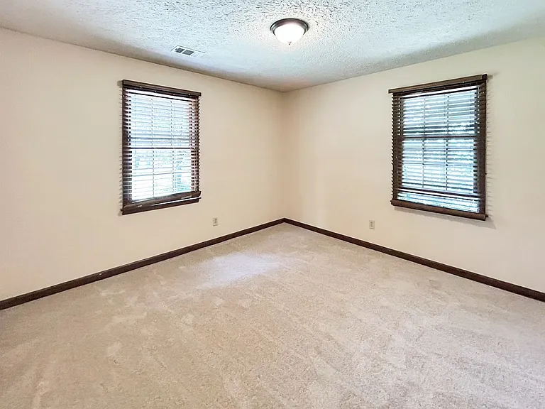 2491 Annandale Dr — Photo 27