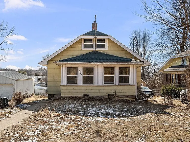 2025 S Bluff Blvd — Photo 15
