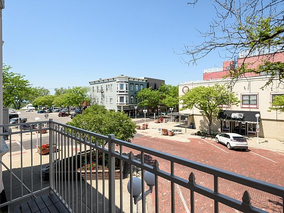 4th image of 403 State St Unit 3