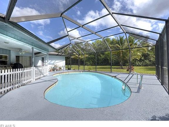 4th image of 15901 Triple Crown Ct