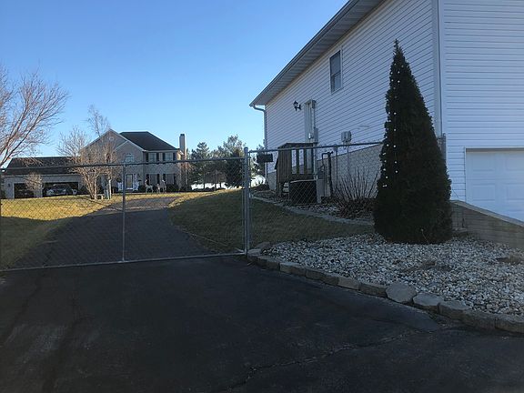 Side driveway to the back 