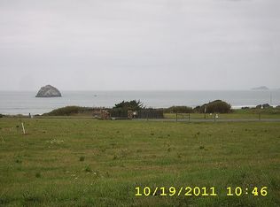 125 Sand Dune Way, Smith River, CA