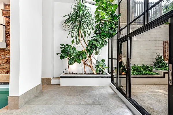 Rented by Christie's International Real Estate Group, LLC | media 24