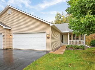 2147 Overlook Dr, Bloomington, MN 55431