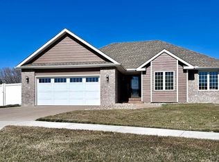 301 Bennington Ct, Sergeant Bluff, IA 51054