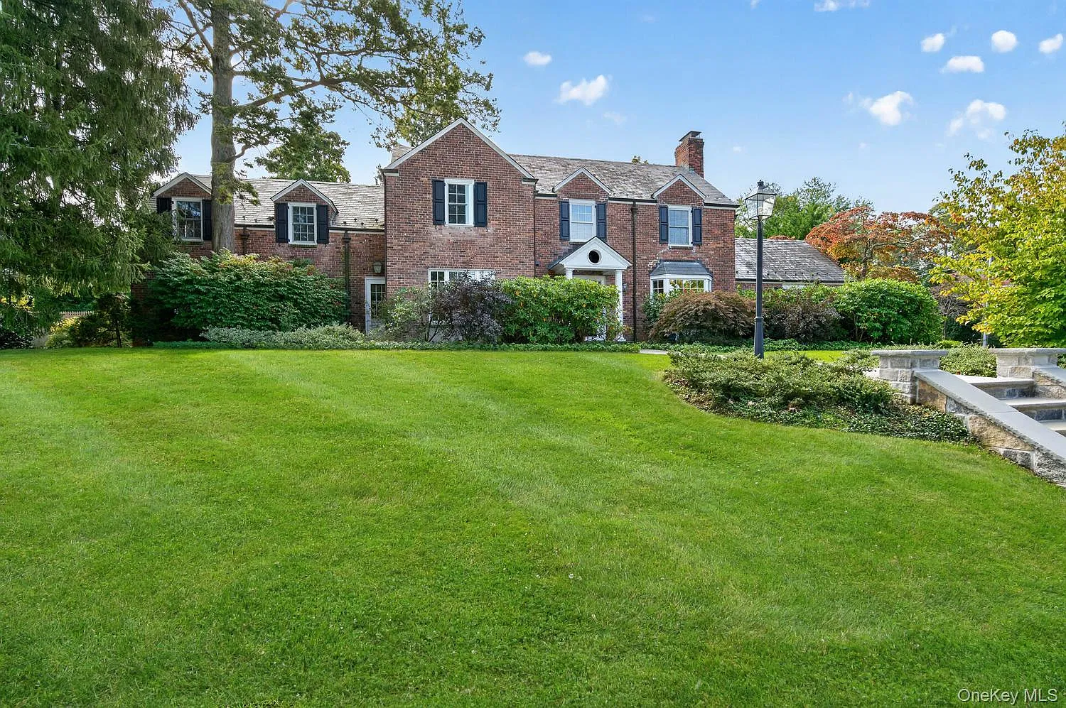4 bed, 3.5 bath, $15,000 — Photo 2