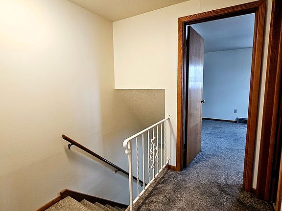 4th image of 4403-4429 Harding Dr #4423