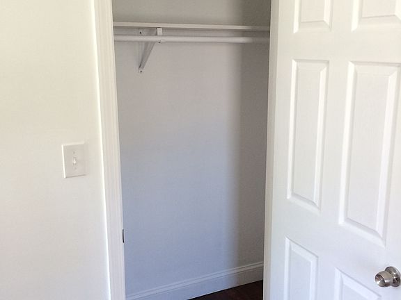 4th image of 93 1/2 Lake St #1