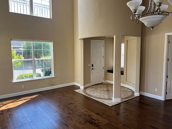 4th image of 1812 Swinton Dr
