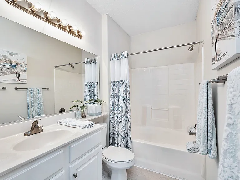 Rivermont Crossing Townhomes & Apartments — Photo 11