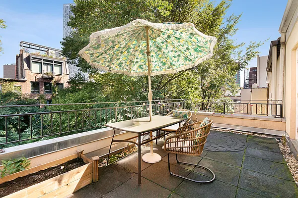 Rented by Compass | media 13