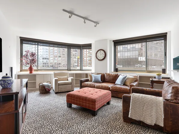 2000 Broadway image 1 of 8