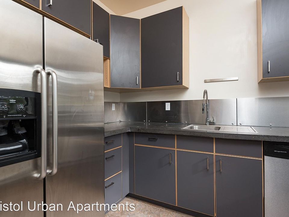1st image of 3268 SE Hawthorne Blvd #8259014